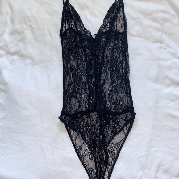 Zara Lace Bodysuit - Picture 2 of 6